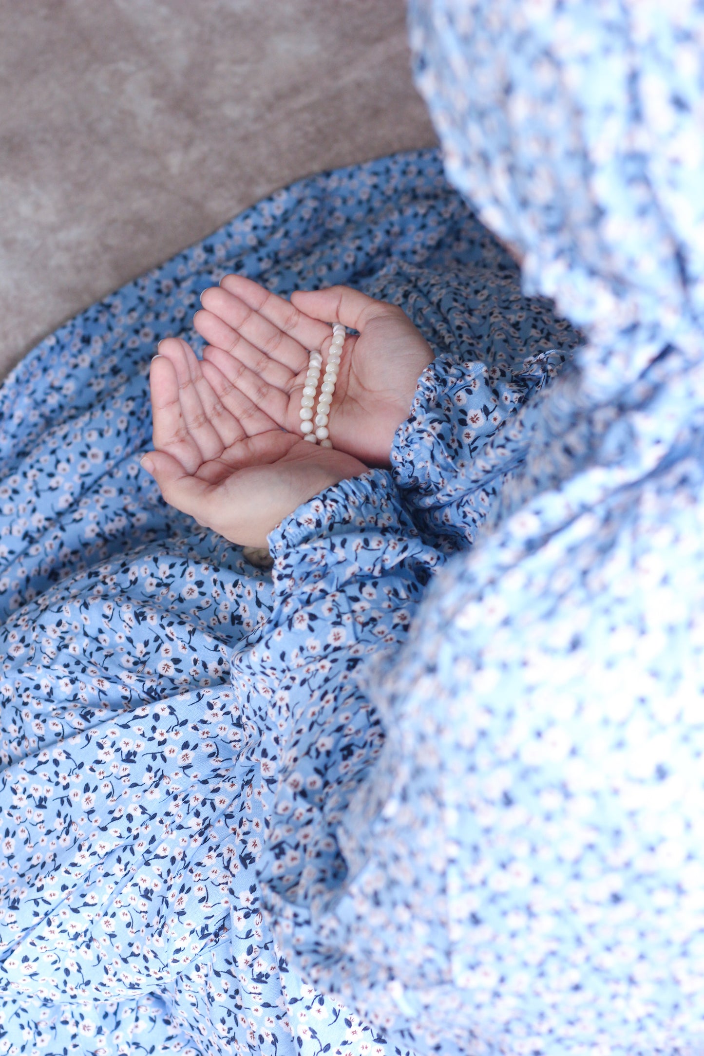 Namaz Chadar With Sleeves - Aamina