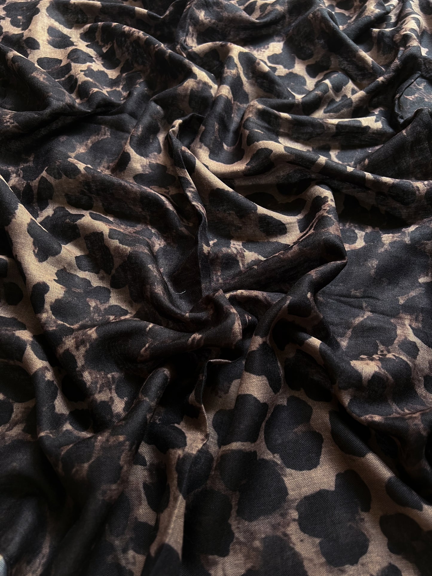 Modal Hijab Lookalike - Black Leopard