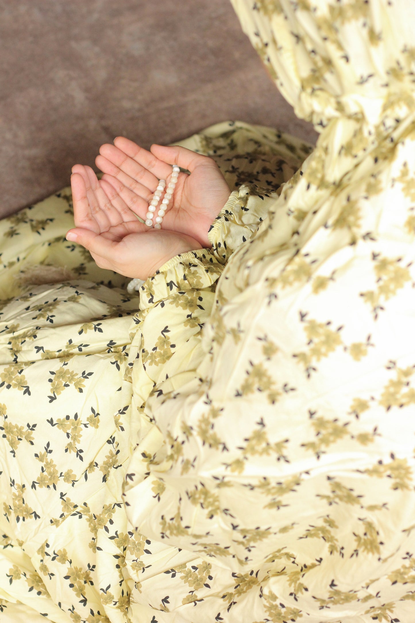 Namaz Chadar With Sleeves - Hamna