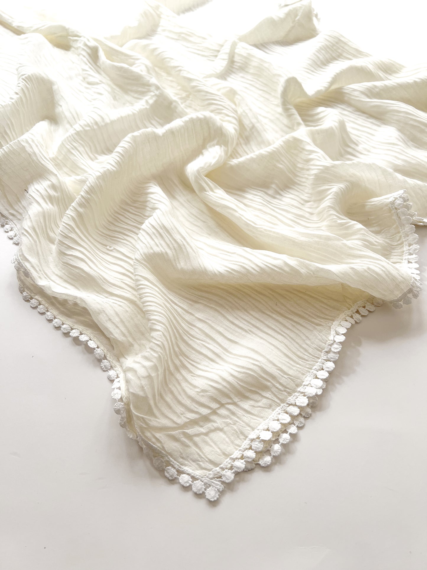 Crumpled Lace Hijab - Off White