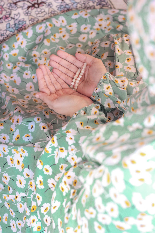 Namaz Chadar With Sleeves - Shaheera