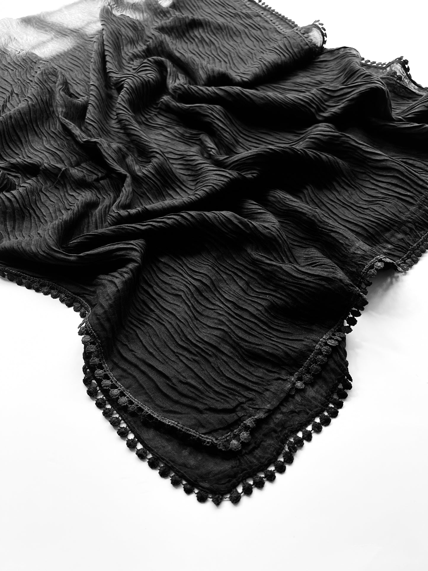 Crumpled Lace Hijab - Black