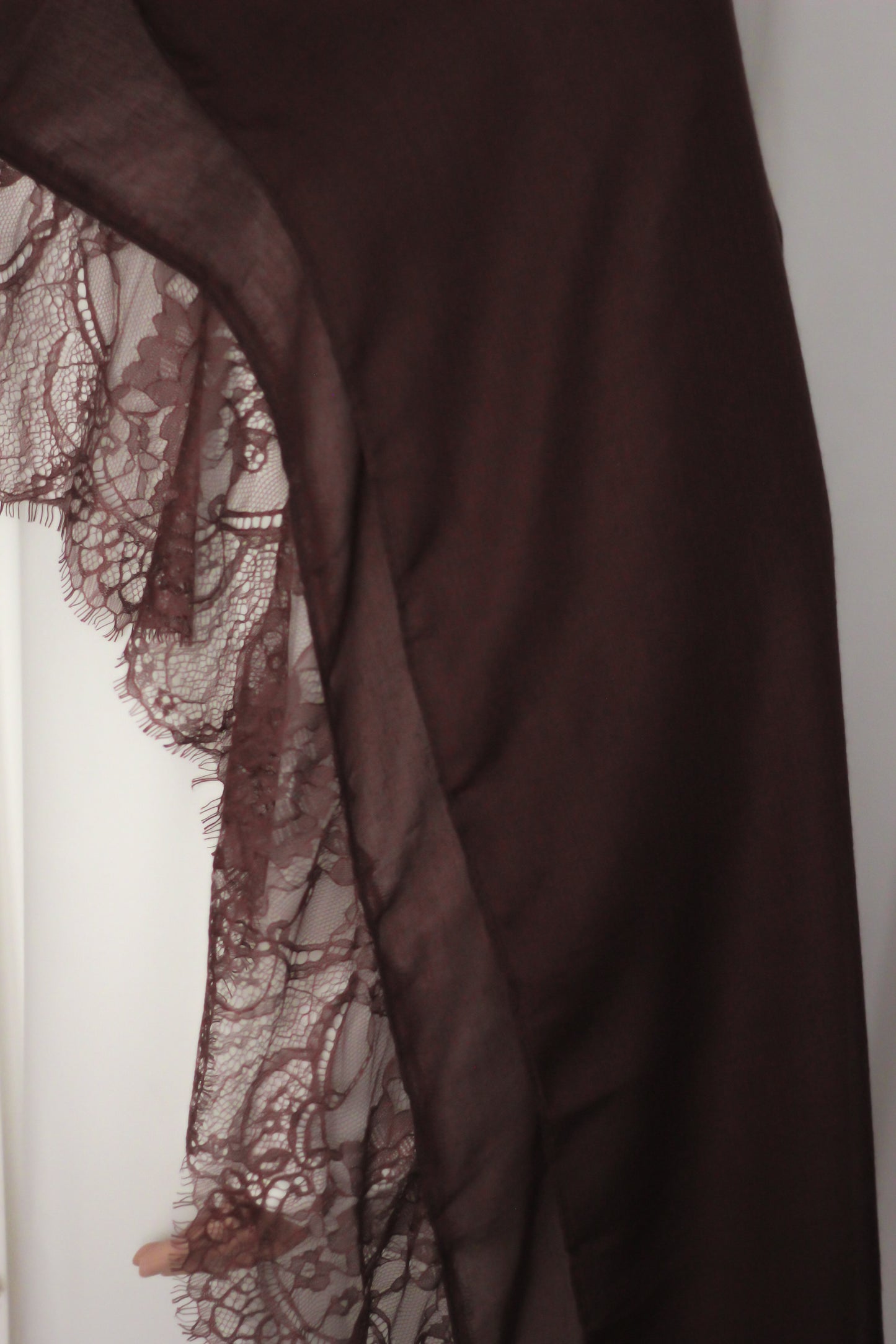 Chantilly Lace Hijab - Chocolate Brown
