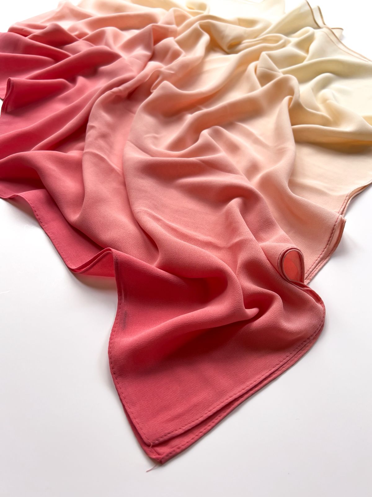 Ombre Georgette Hijab II - Coral Breeze