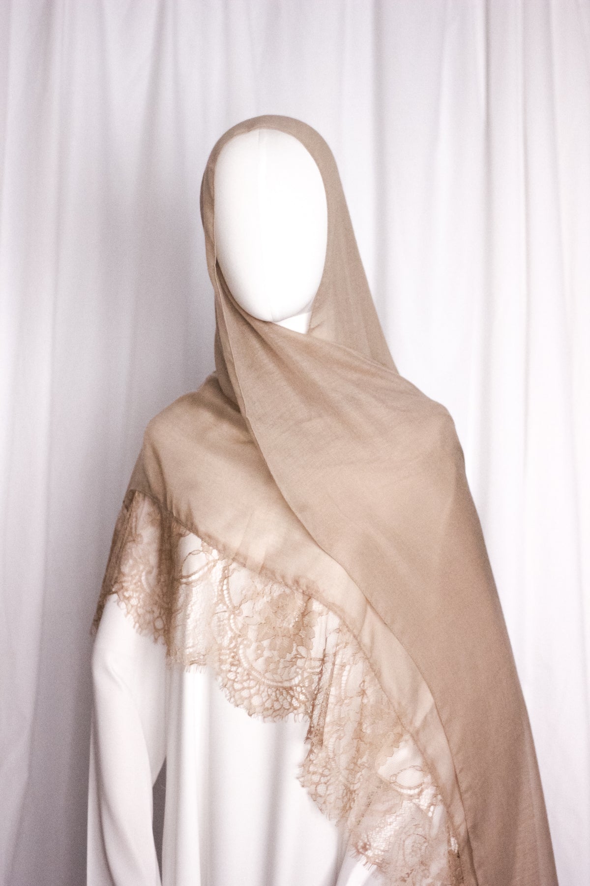 Chantilly Lace Hijab - Beige