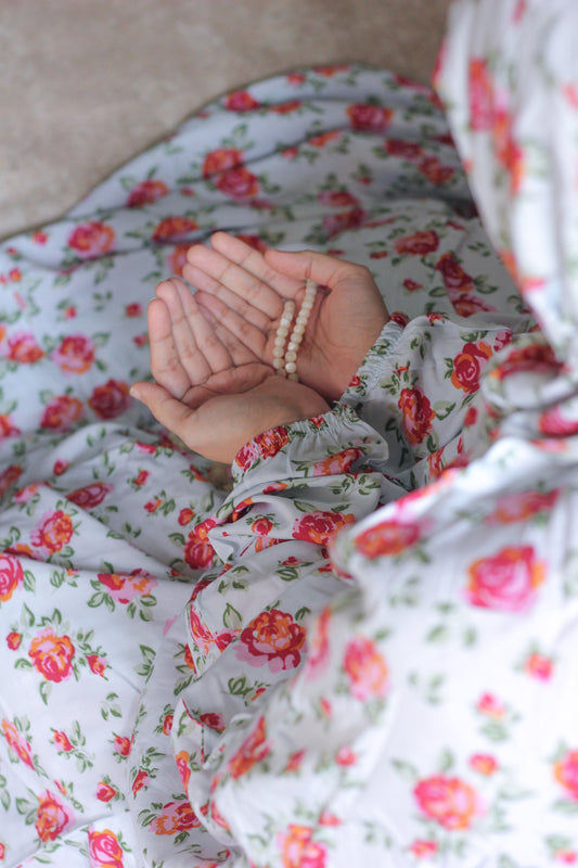 Namaz Chadar With Sleeves - Zunairah