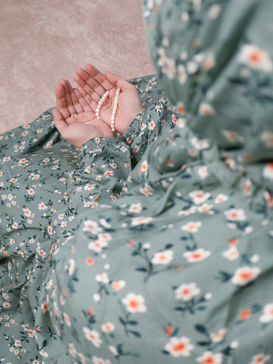 Namaz Chadar With Sleeves -  Nazia