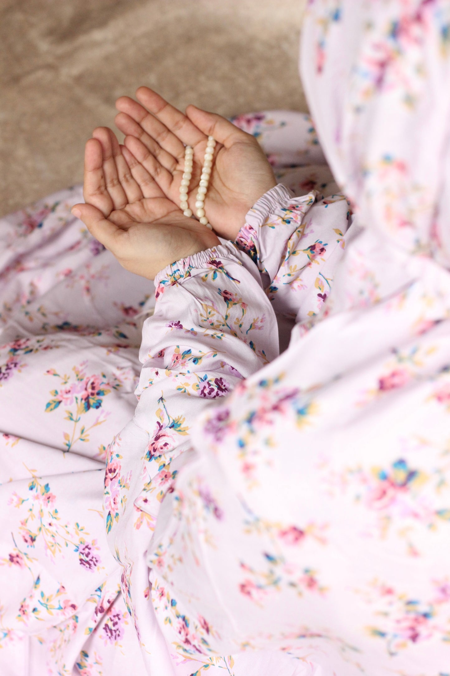 Namaz Chadar With Sleeves - Isra