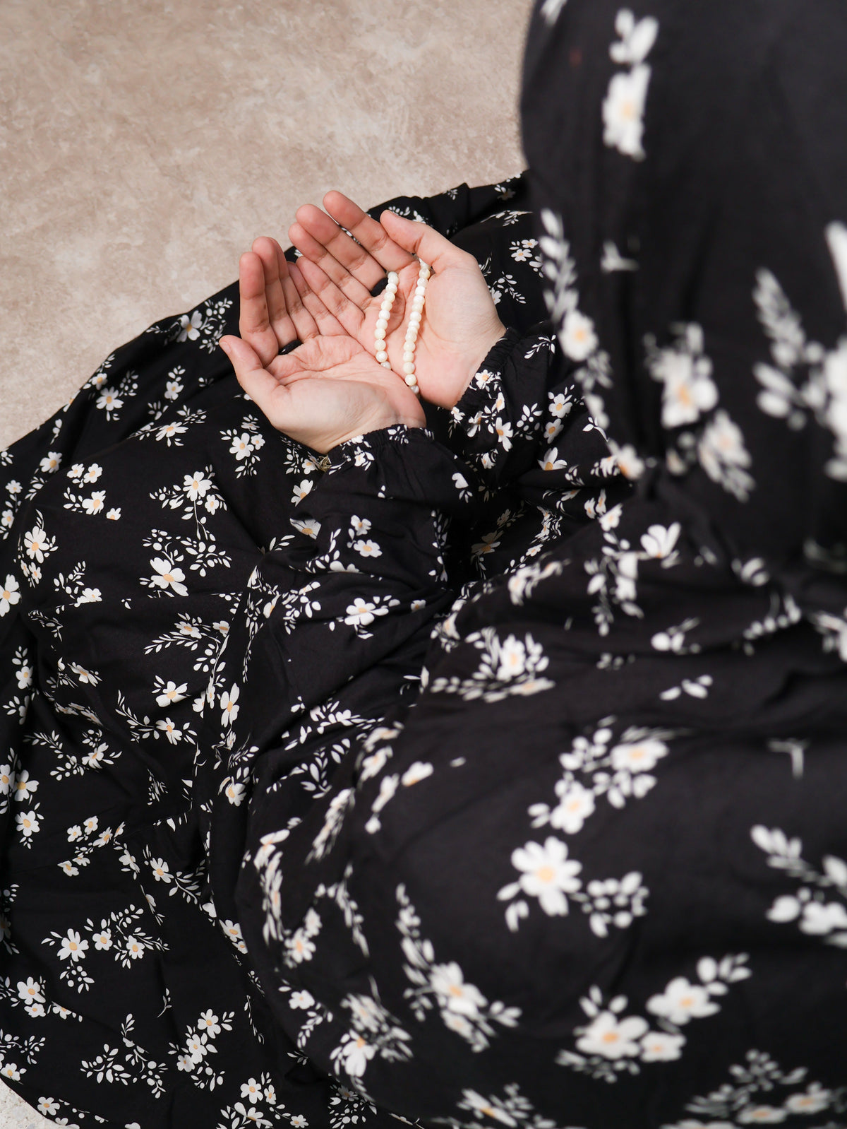 Namaz Chadar With Sleeves -  Shazia