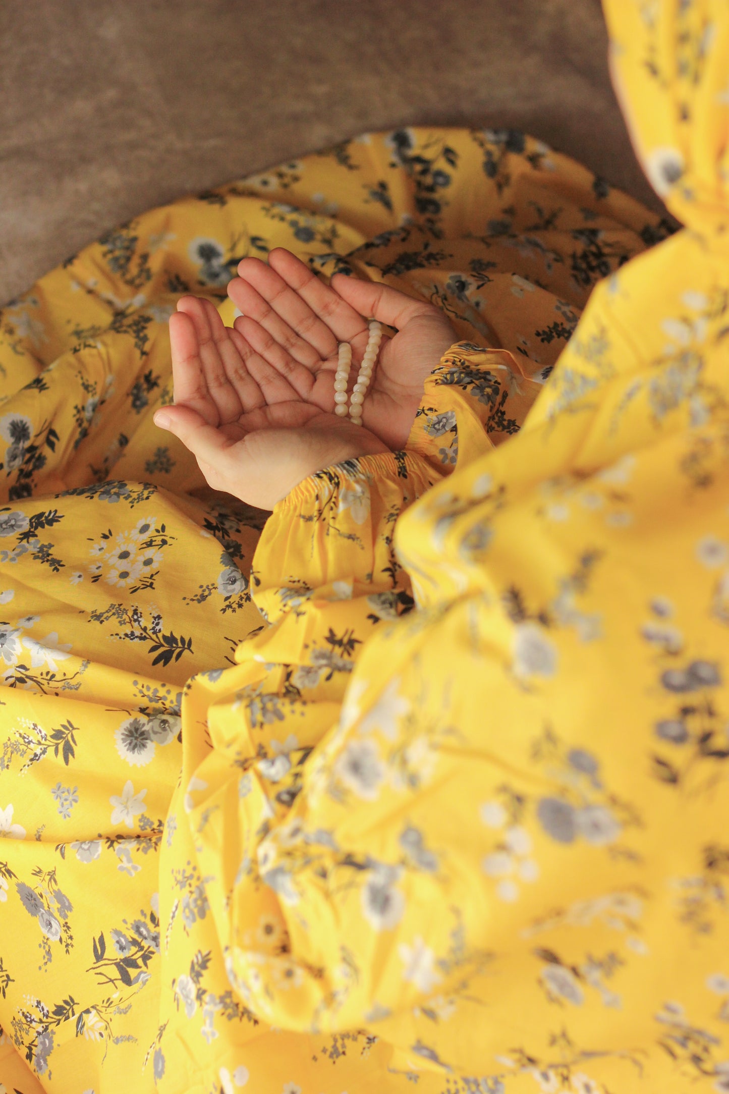 Namaz Chadar With Sleeves (Lawn) - Madiha