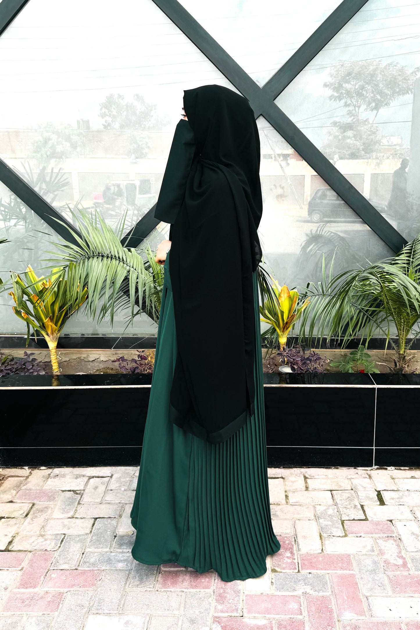 Marwa Pleated Abaya