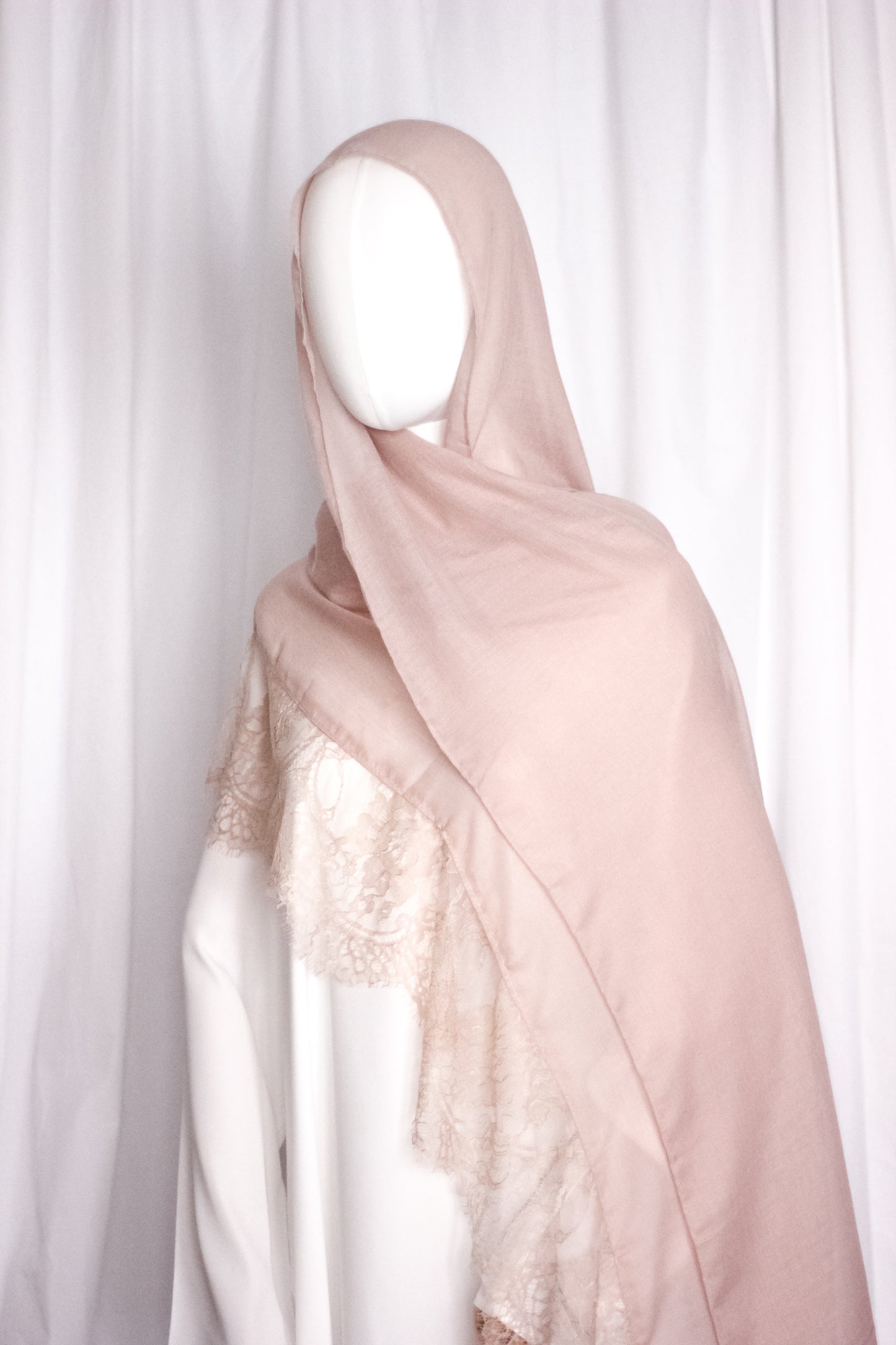 Chantilly Lace Hijab - English Beige