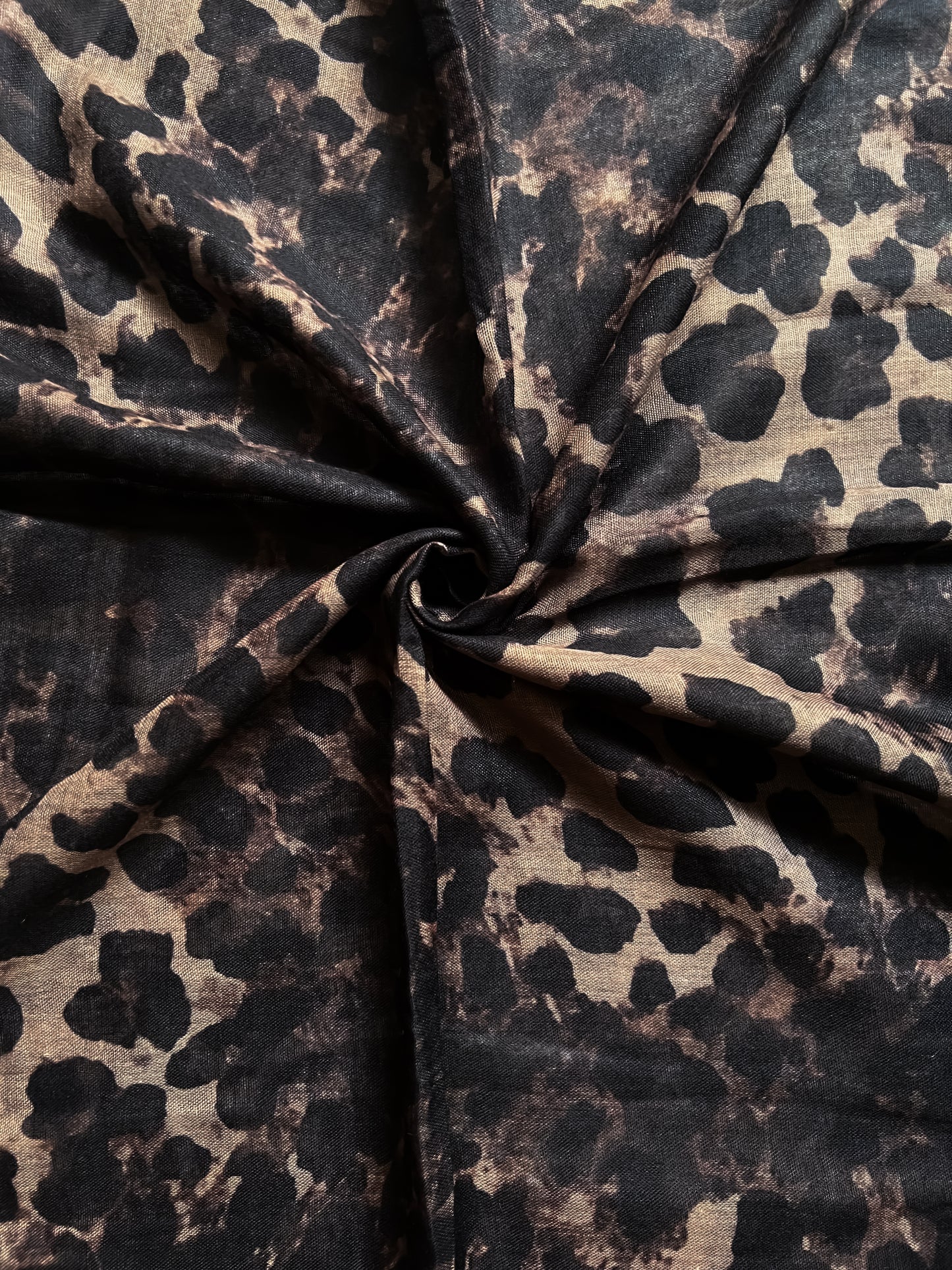 Modal Hijab Lookalike - Black Leopard