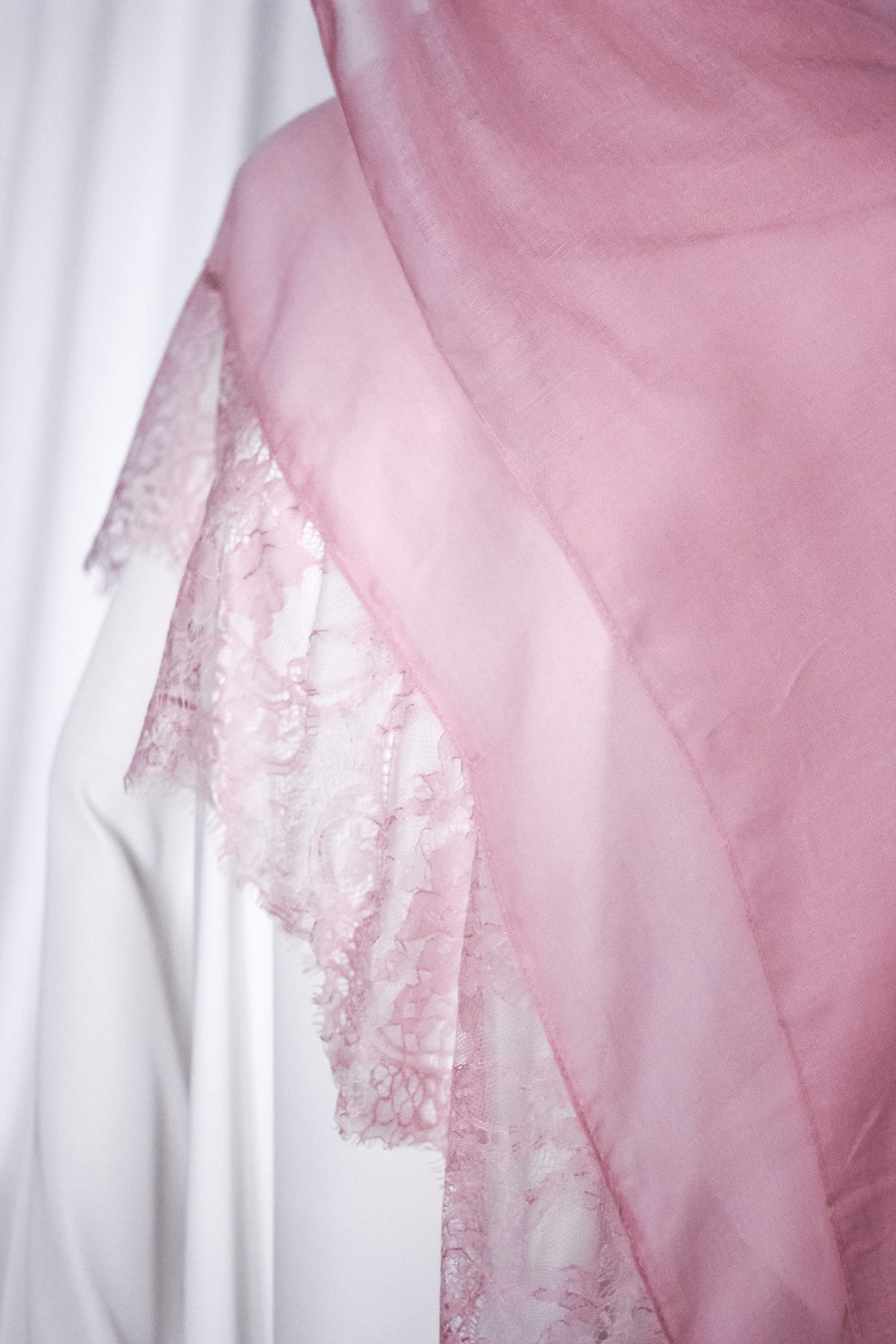 Chantilly Lace Hijab - Carnation Pink