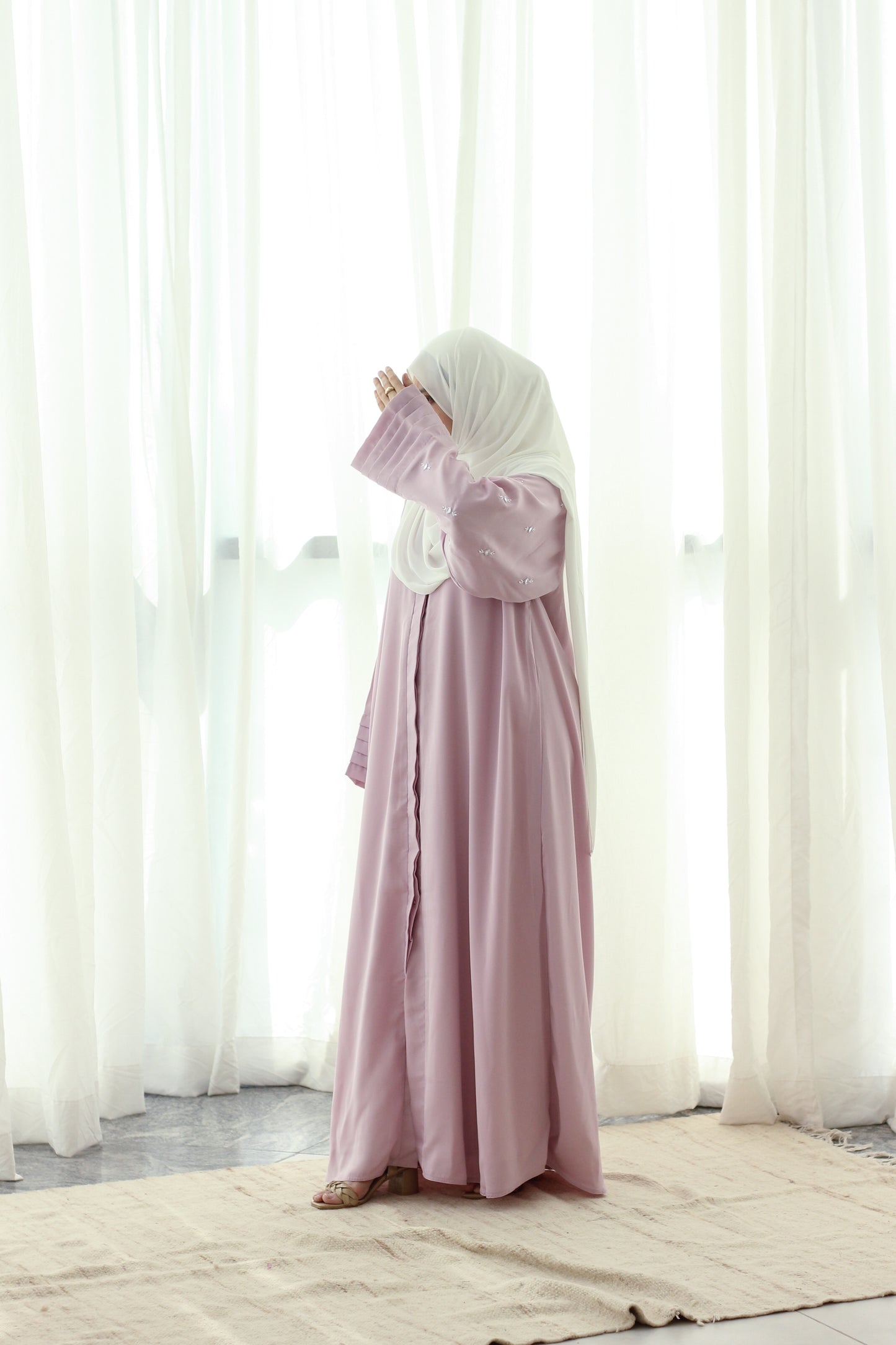 Nageen Abaya