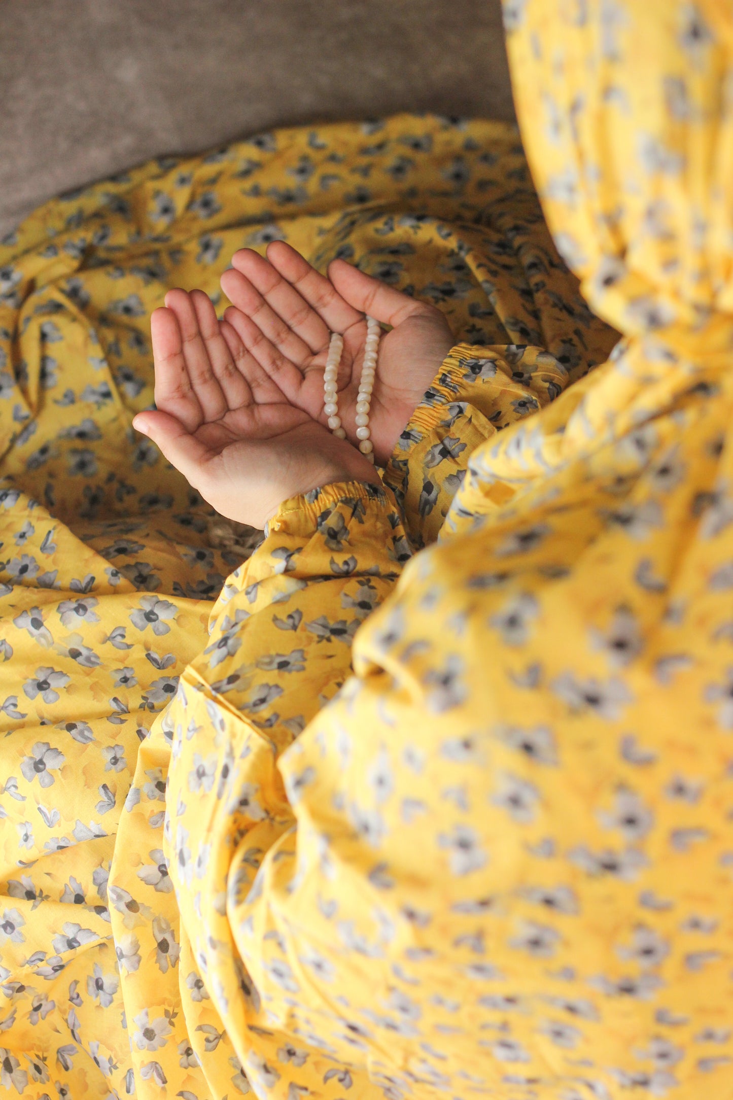 Namaz Chadar With Sleeves (Lawn) - Fareeha