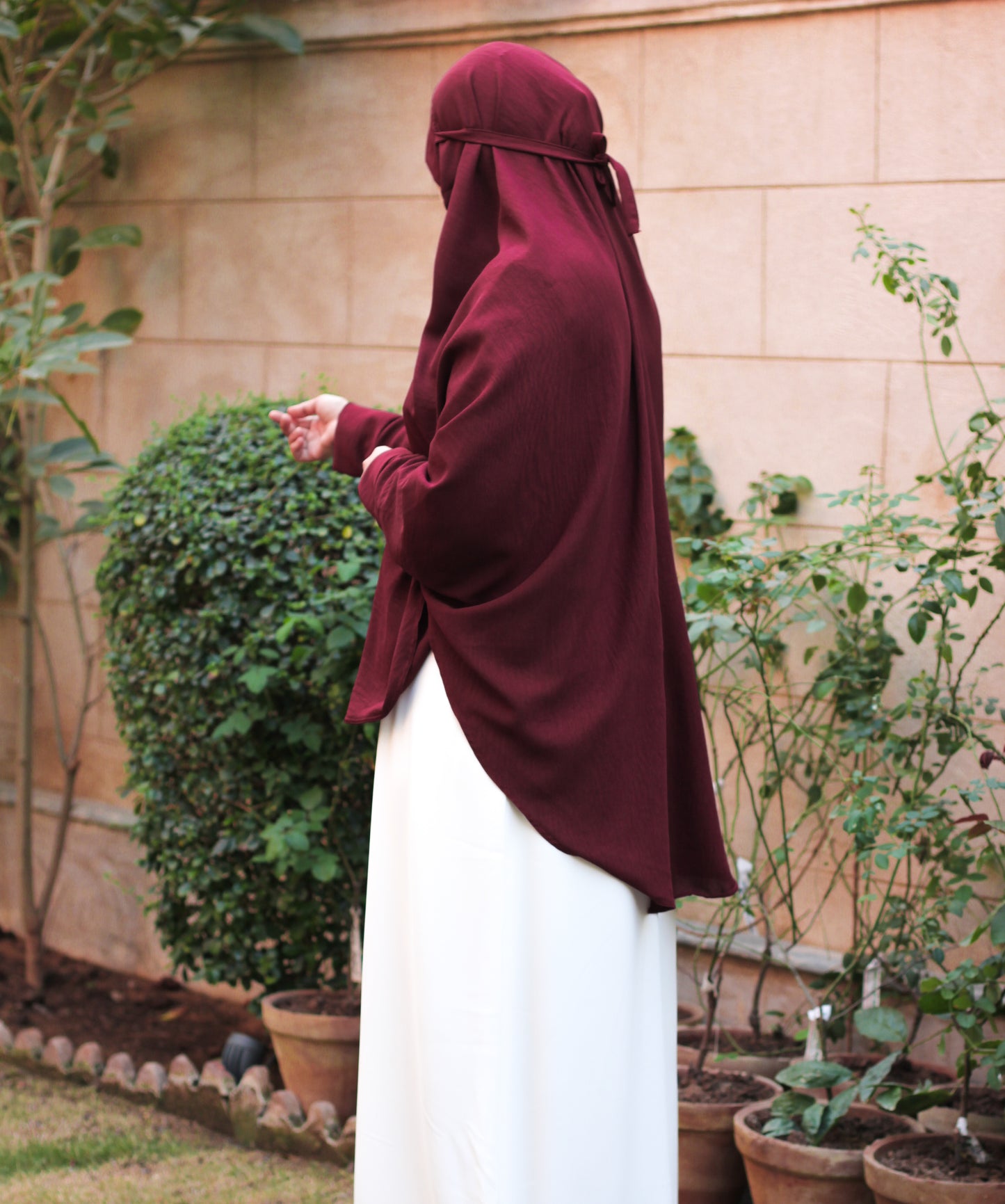 Namaz and Umrah Scarf (with sleeves) - Maroon