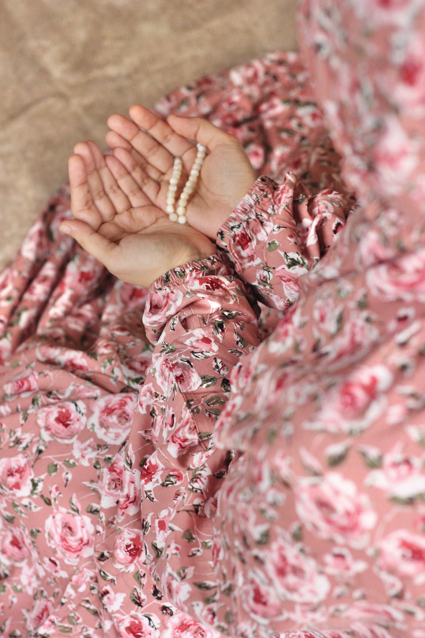 Namaz Chadar With Sleeves - Adeena