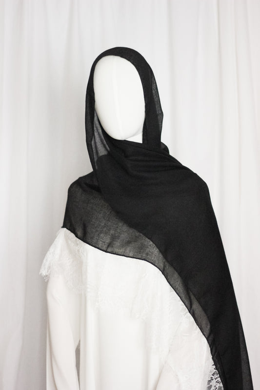Chantilly Lace Hijab - Black & White