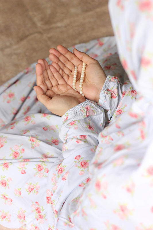 Namaz Chadar With Sleeves - Manar