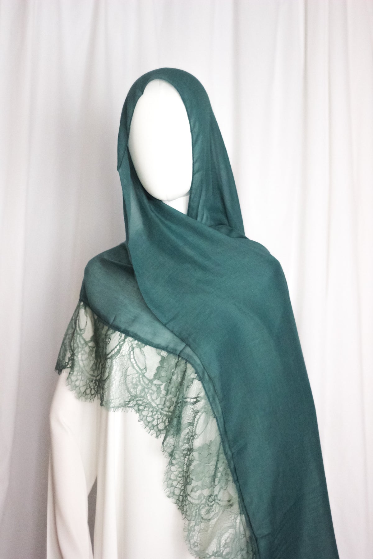 Chantilly Lace Hijab - Ocean Teal