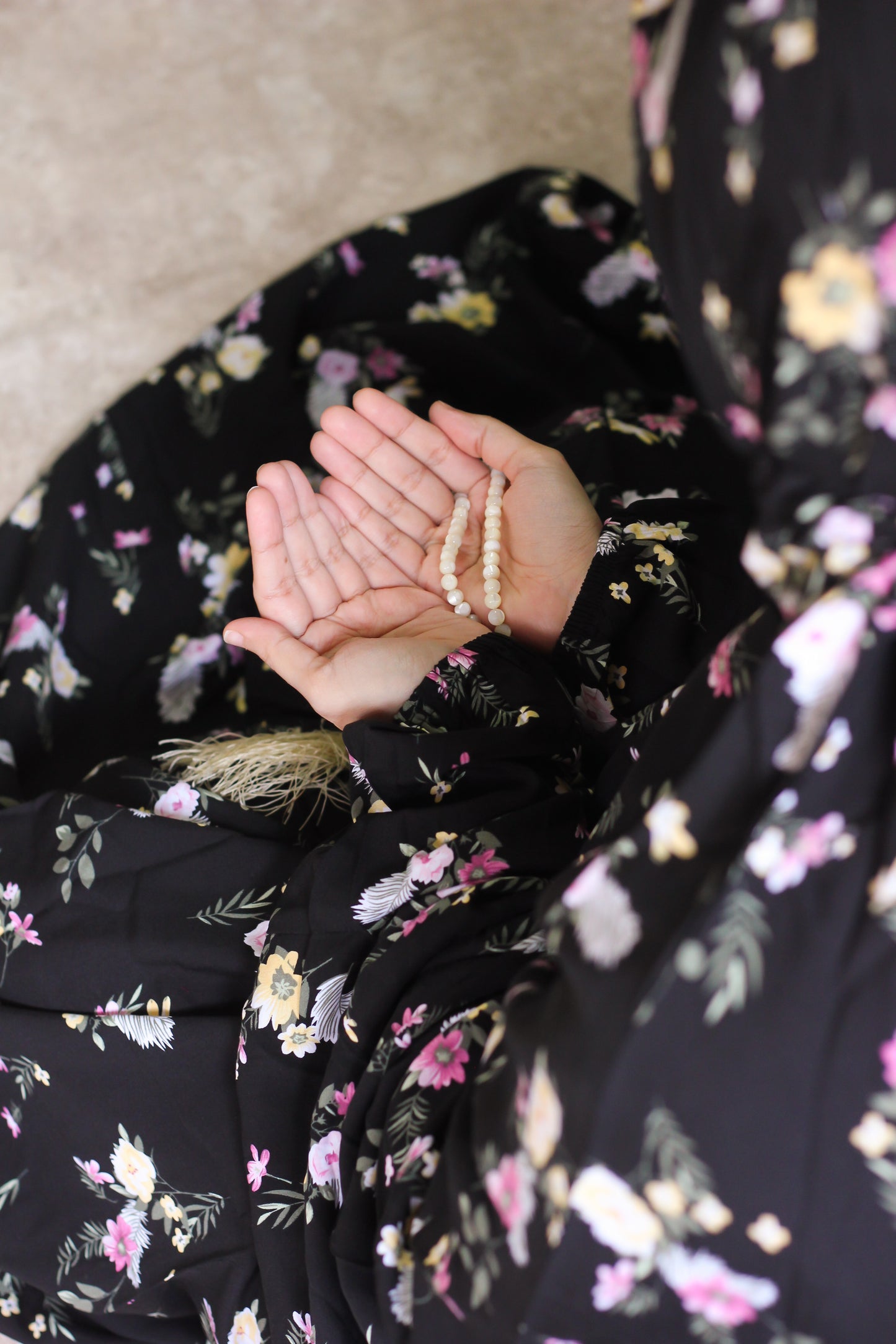 Namaz Chadar With Sleeves - Zoobia