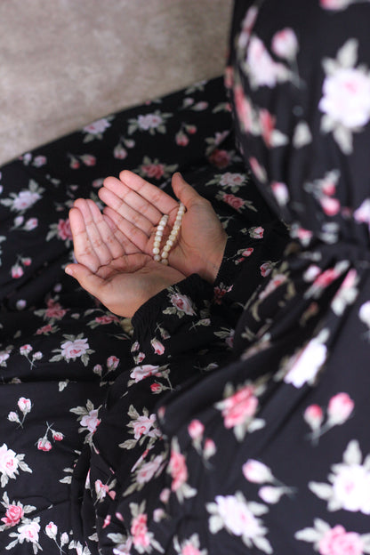 Namaz Chadar With Sleeves - Zulekha