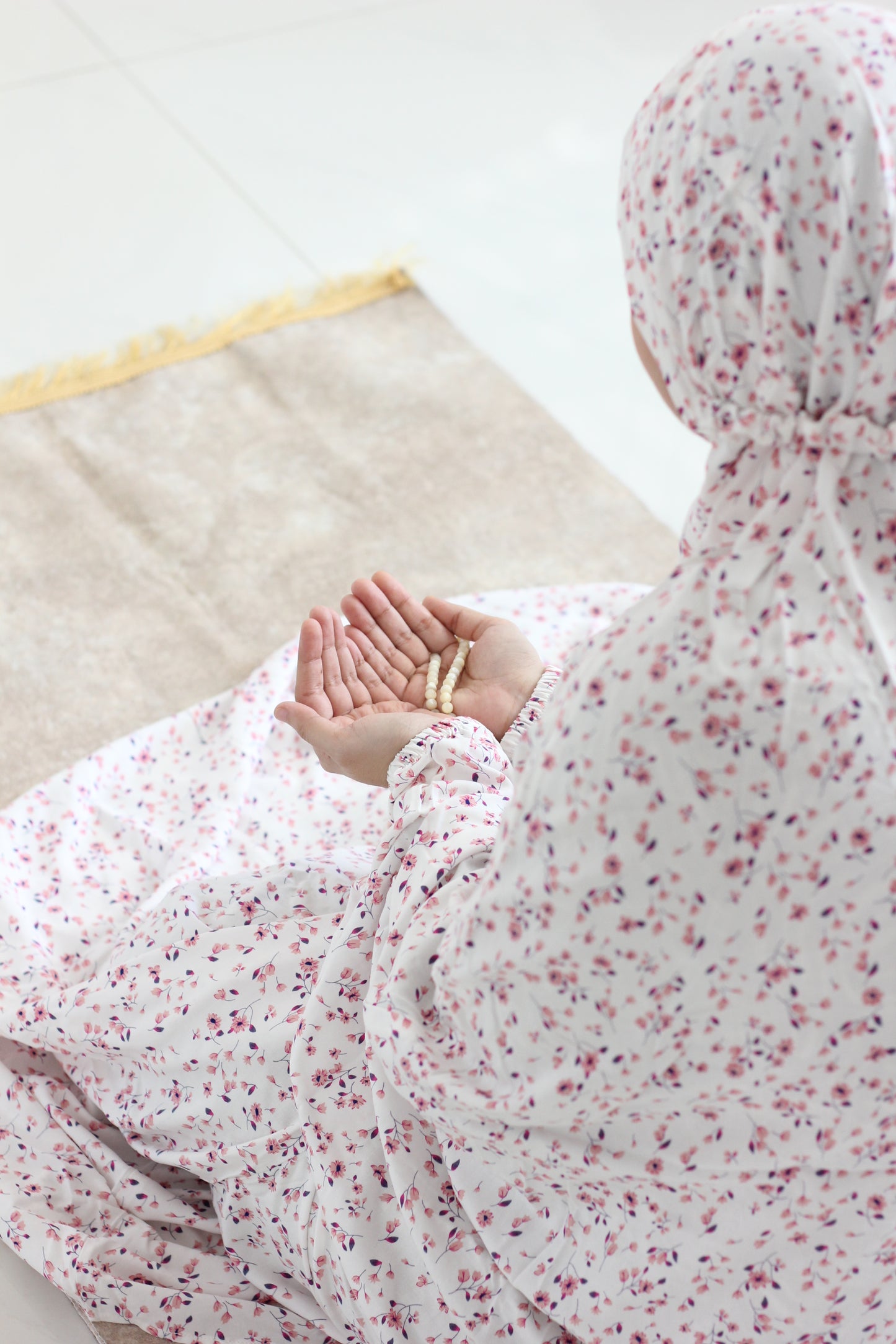 Namaz Chadar With Sleeves - Durefishan