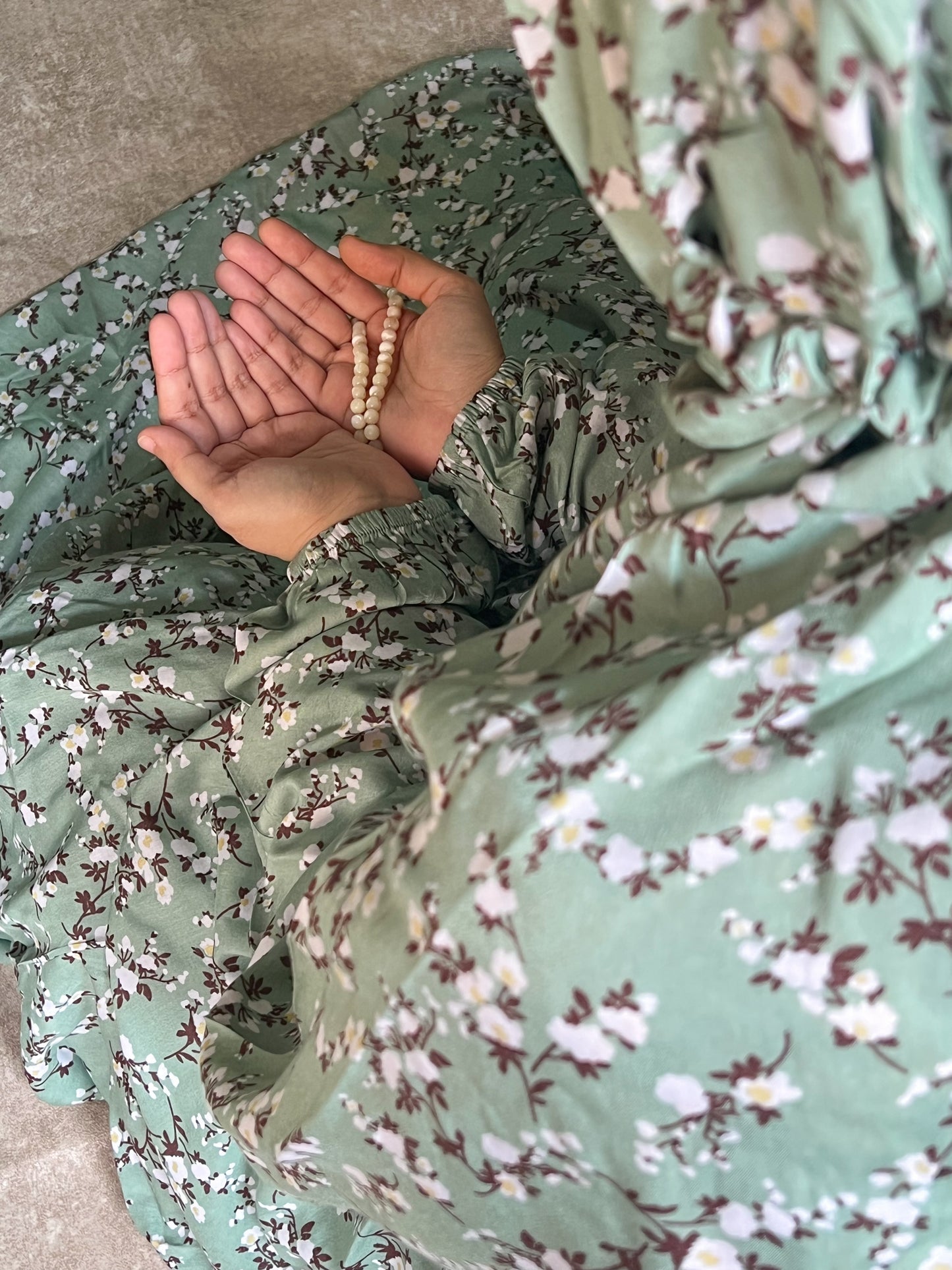 Namaz Chadar With Sleeves - Wania