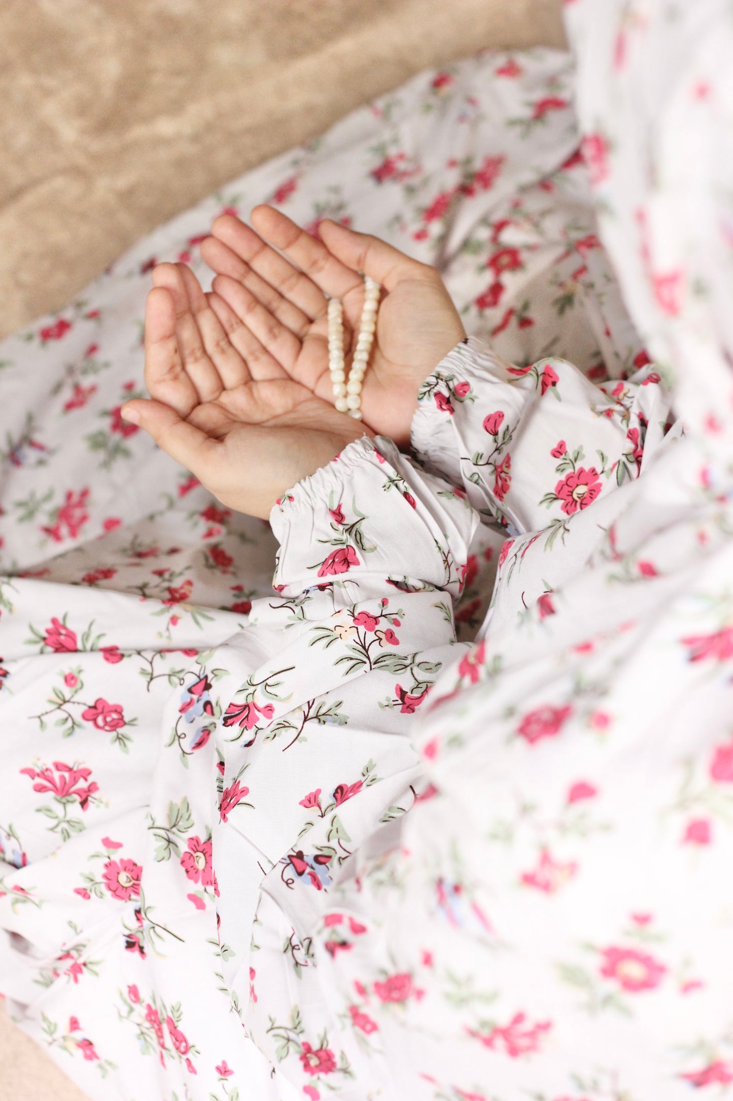 Namaz Chadar With Sleeves - Rafia