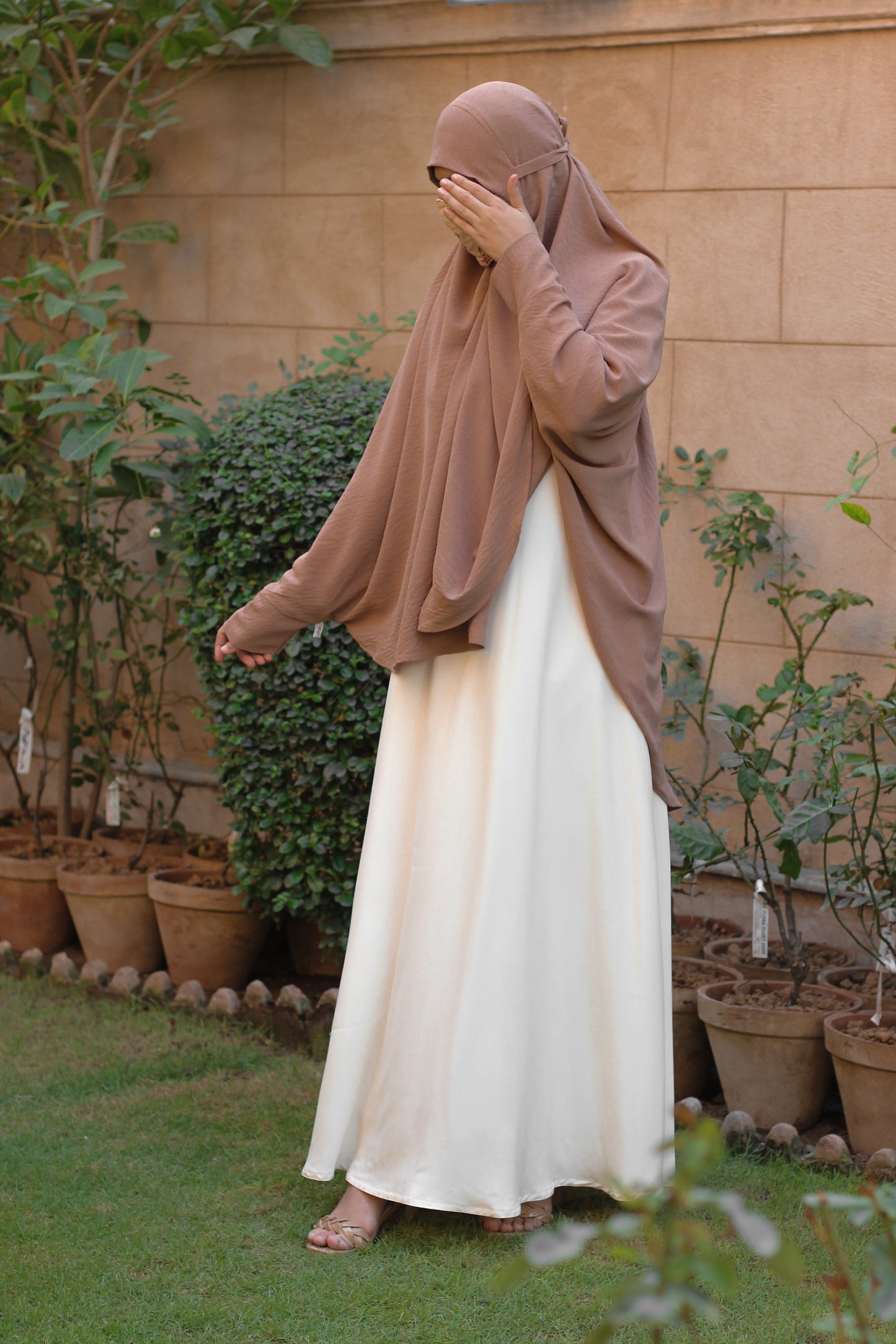 Namaz and Umrah Scarf (with sleeves) - Beige