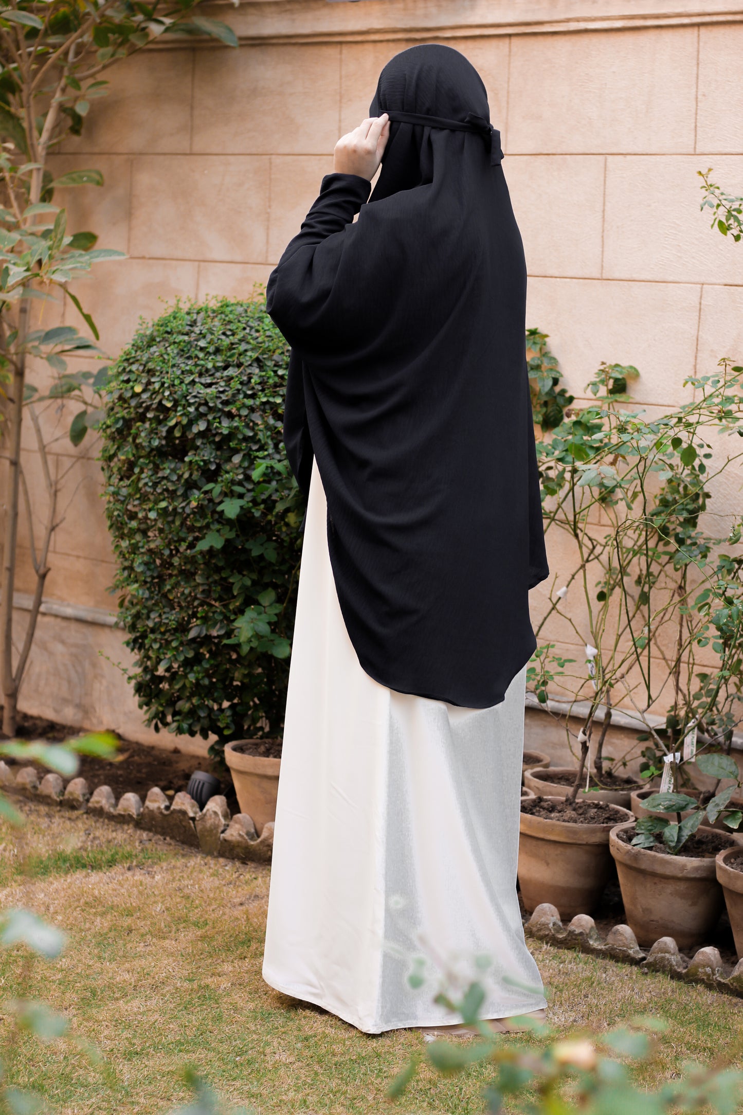 Namaz and Umrah Scarf (with sleeves) - Black