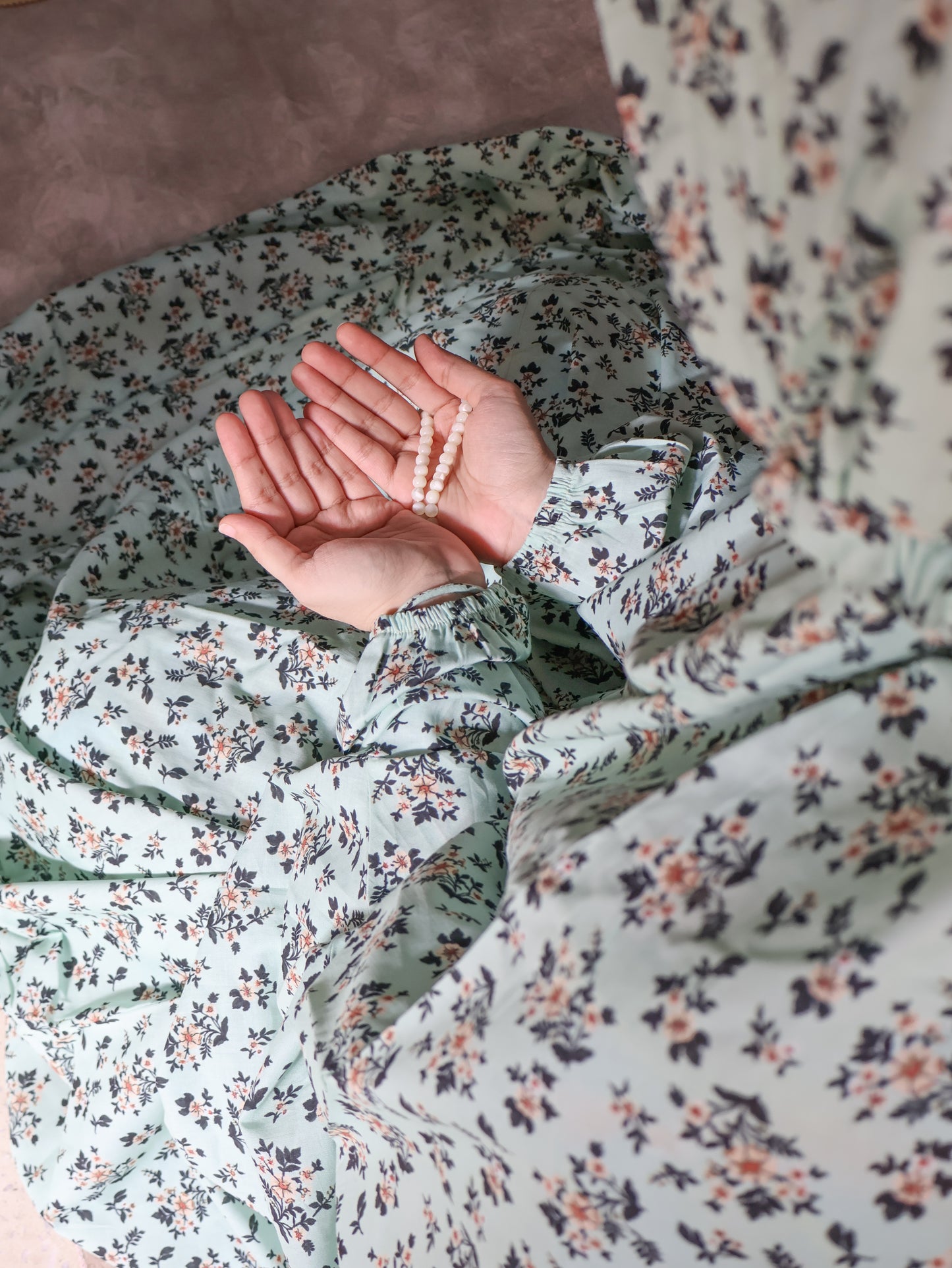 Namaz Chadar With Sleeves (Lawn) - Yusra