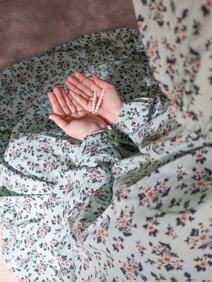 Namaz Chadar With Sleeves (Lawn) - Yusra