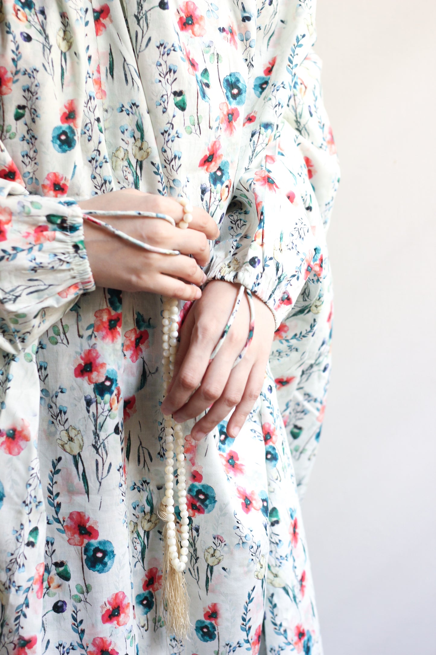 Namaz Chadar With Sleeves (Lawn) - Mahira