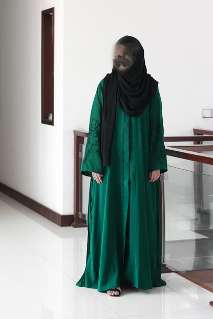 Marwa Pleated Abaya