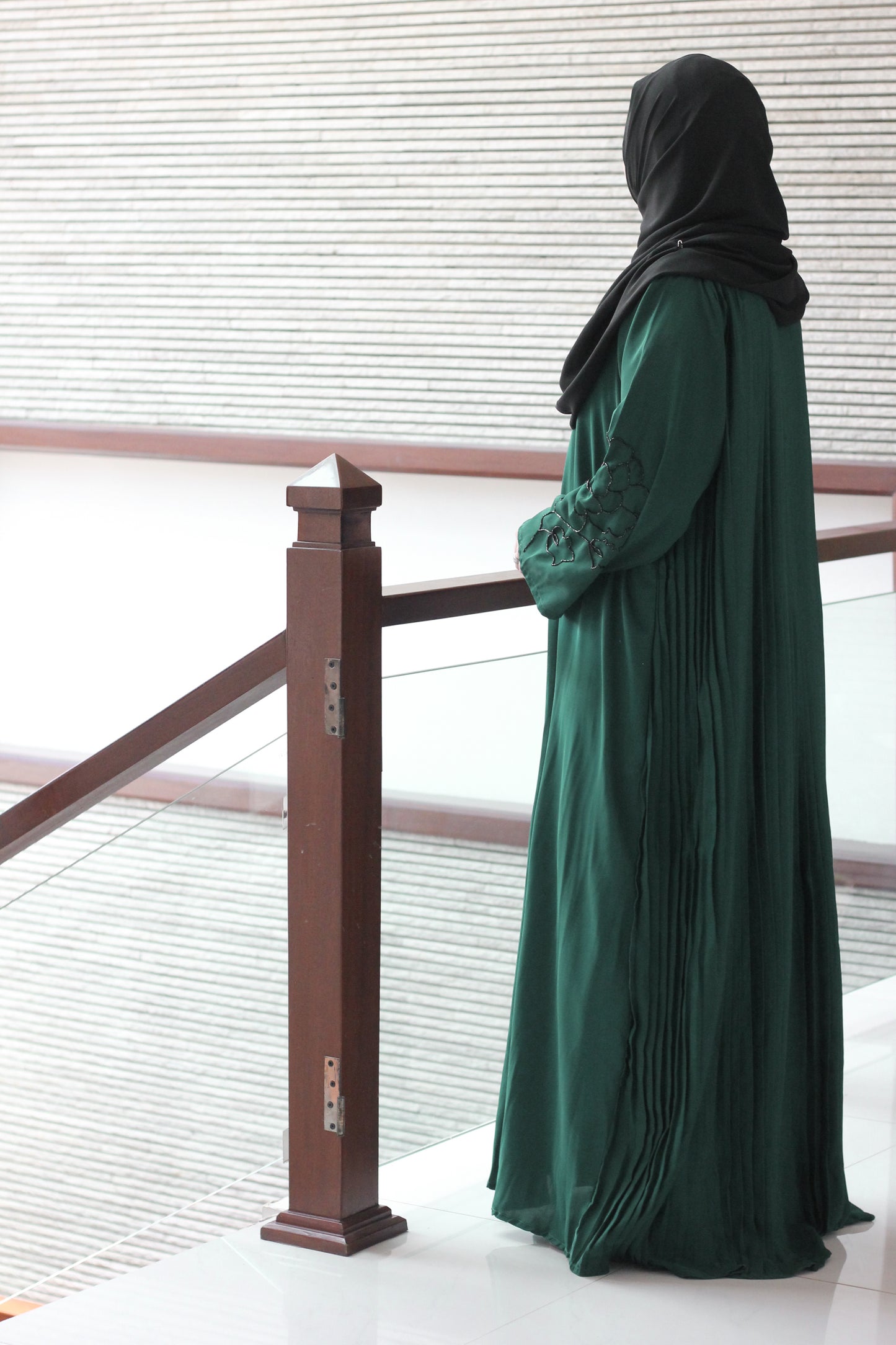 Marwa Pleated Abaya